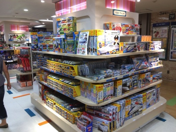 tobu6.JPG 東武百貨店のおもちゃ売り場