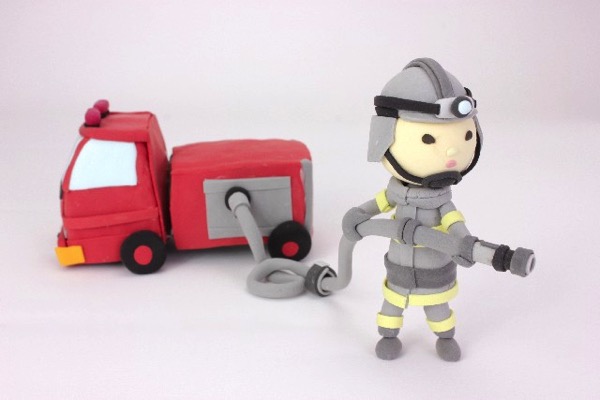 firetrack.jpg 消防士と消防車