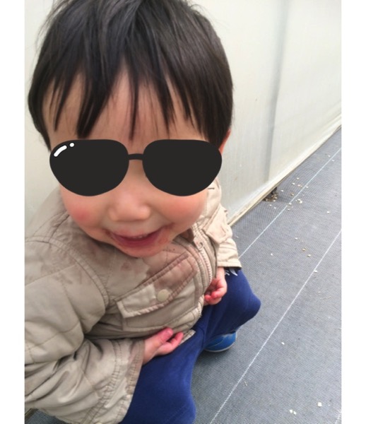ichigoyogore.jpg いちごでジャンバーが真っ赤っか